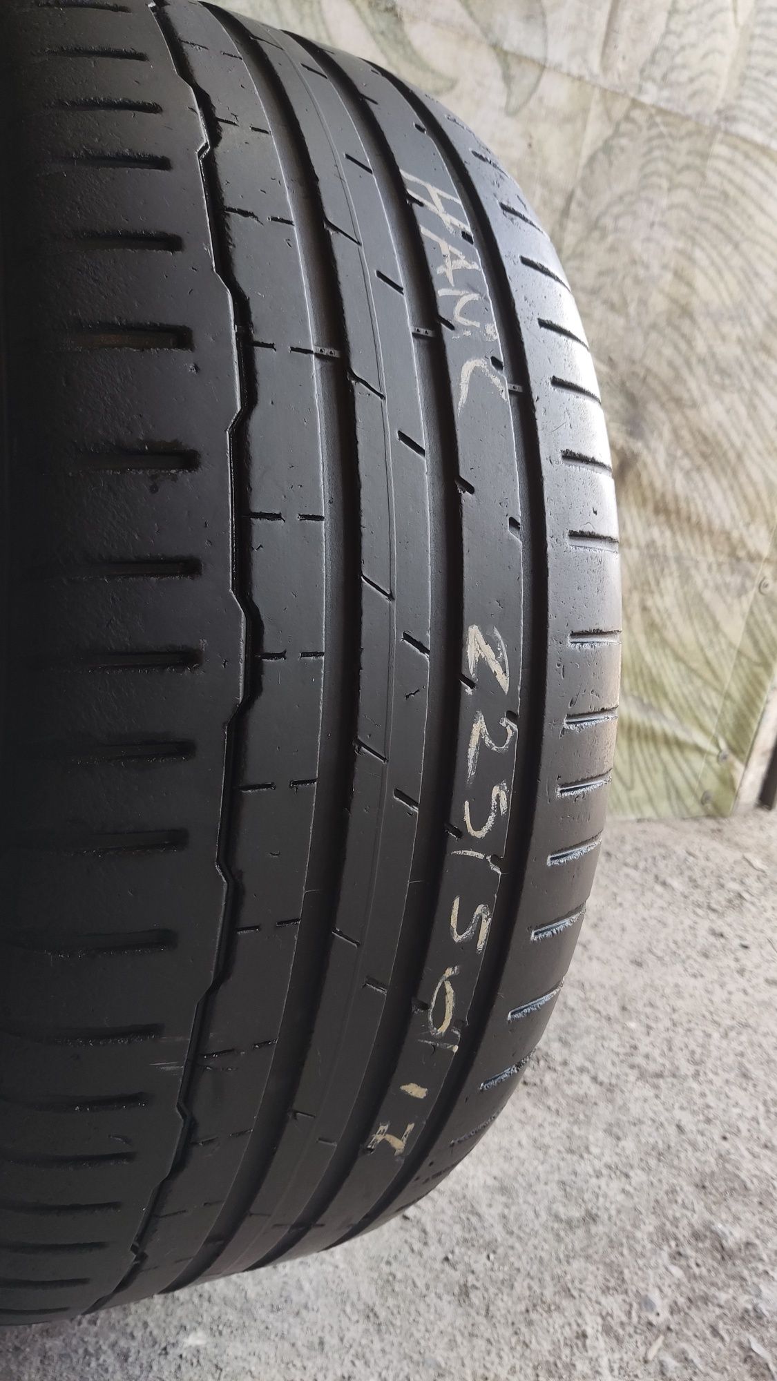 1бр лятна гума 225/50/17 Hankook Ventus S1 Evo3 
dot0822
5.4mm грайфер