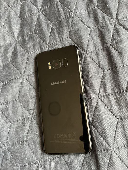 Продава се Samsung Galaxy S8 – черен, пълен комплект, отлично работещ