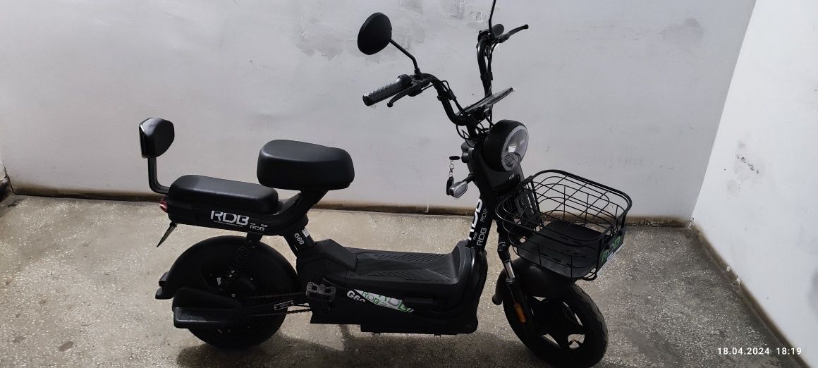 Scuter electric E-bike