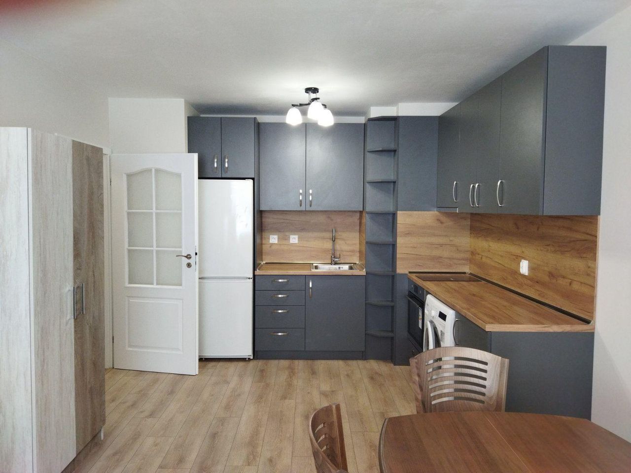 Дава се под наем Двустаен апартамент в София, Връбница 2 - 68 кв.м за 575 € - Снимка #3