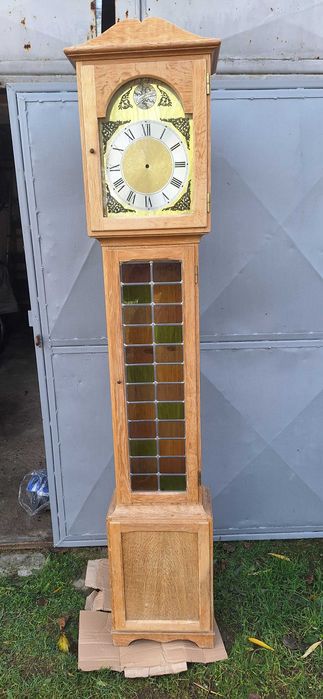 Cutie ceas de podea fără mecanism.