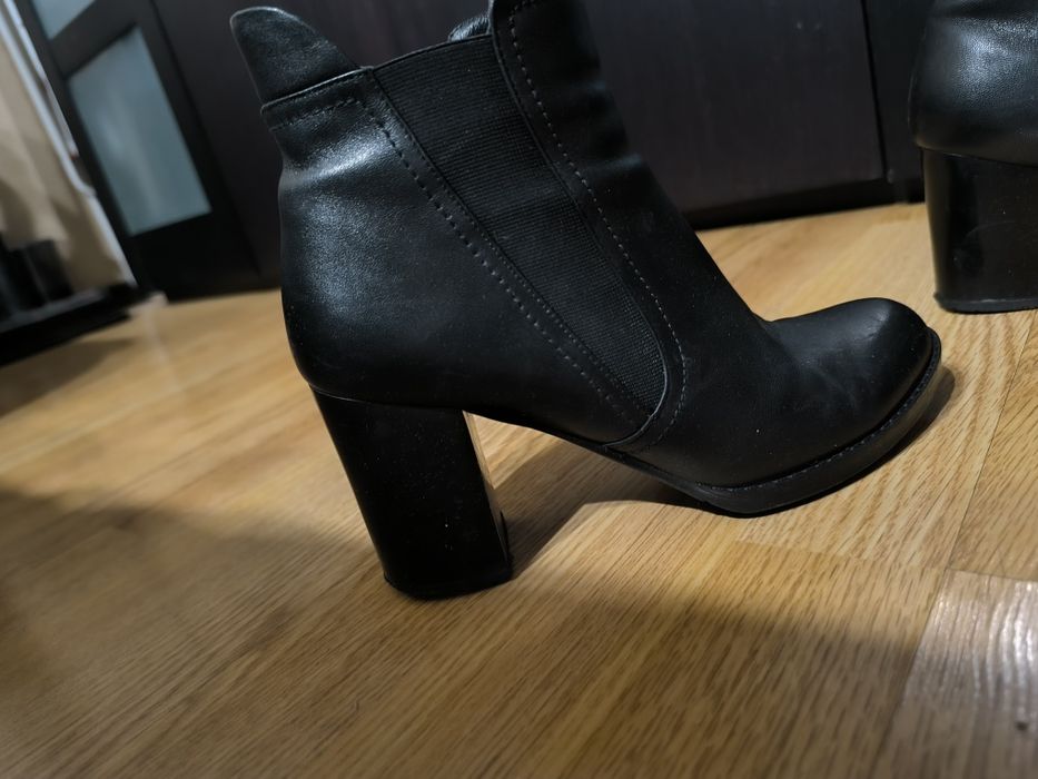 Продам осенние ботинки 38 размер, кожанные