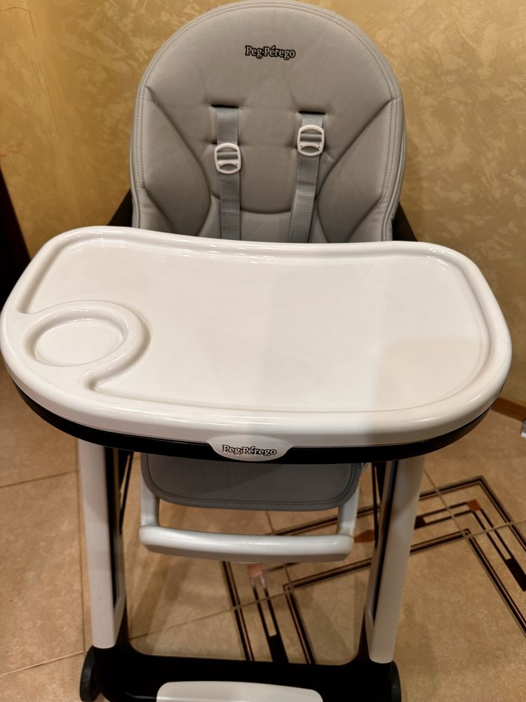 Стульчик для кормления Peg-Perego Siesta Follow Me