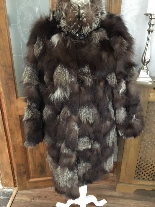 RAFINAMENT !Splendida si ampla ,haina din blana de vulpe.