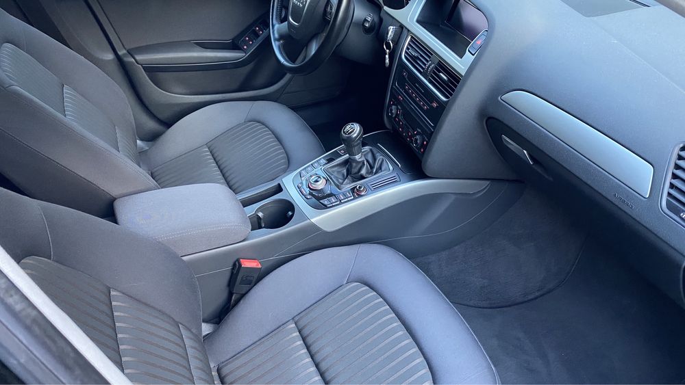 Vand Audi A4 2009 2.0tdi bixenon navigatie inc scaune pdc tempomat