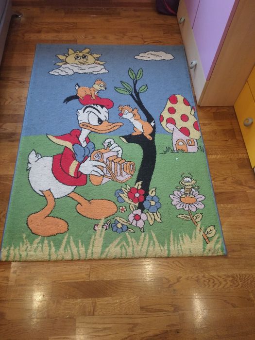 Продам ковёр детский в хорошем состоянии