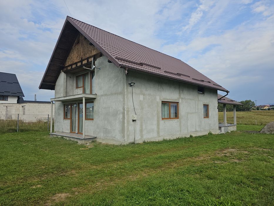 Casă modernă P+M – 228 mp utili, 6 camere, teren 1.000 mp – Poiana Sta