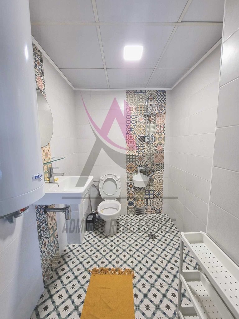 Дава се под наем Едностаен апартамент в Варна, Аспарухово - 30 кв.м за 300 € - Снимка #2
