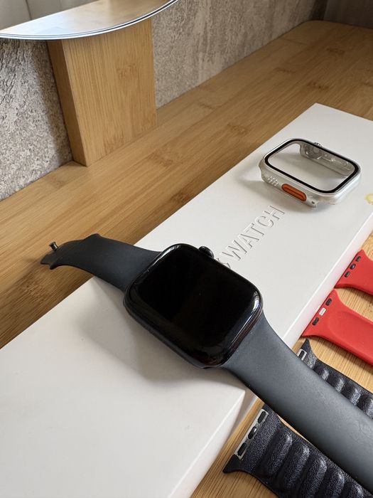 Apple Watch 7- 45 mm+ много подаръци