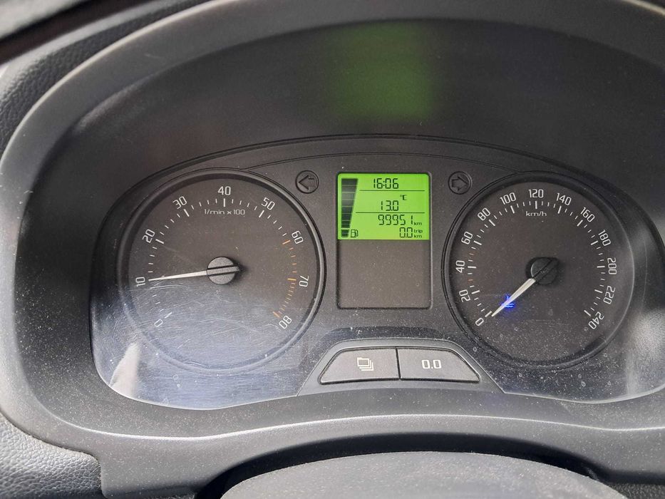 Masina Skoda Fabia 2012 al doilea proprietar si km reali