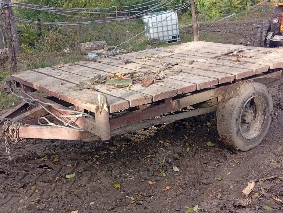 Vând platforma trancar folosita pt tractor