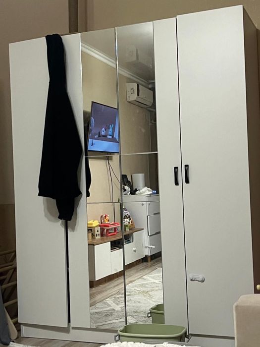 За всё 70тысяч шкаф и пылесос