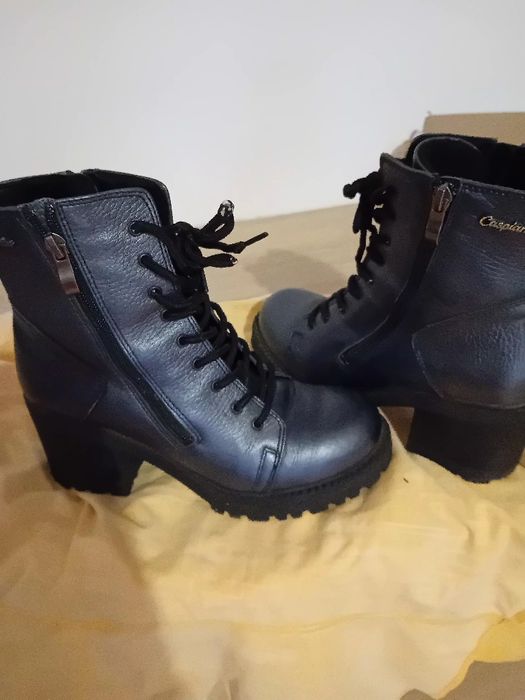 Ghete  piele naturala de culoare bleumarin  el