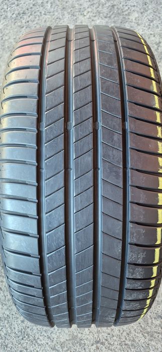 4 anvelope vara Bridgestone 245/40/19,dot 2024.Pretul este pe bucata.