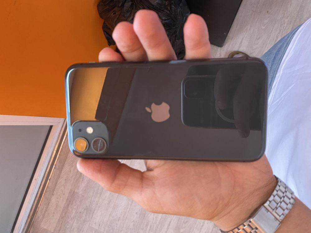 iPhone 11  ideal