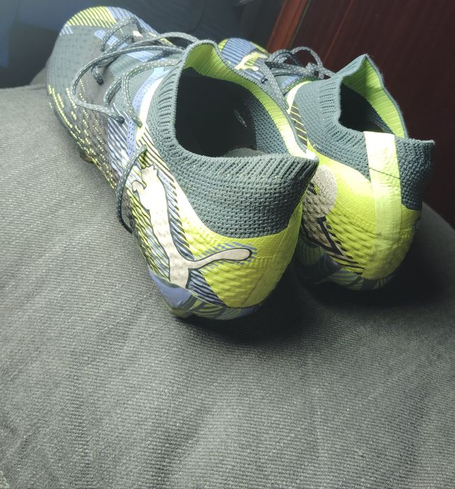 Ghete fotbal puma future 7 ultimate