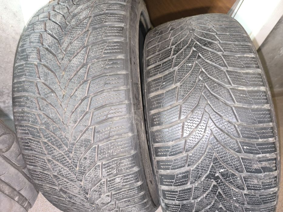Продавам два броя зимни гуми.NEXEN -245/40/19