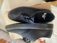 pantofi eleganti Dr. Martens