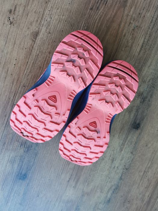 Adidași Salomon Nr. 33