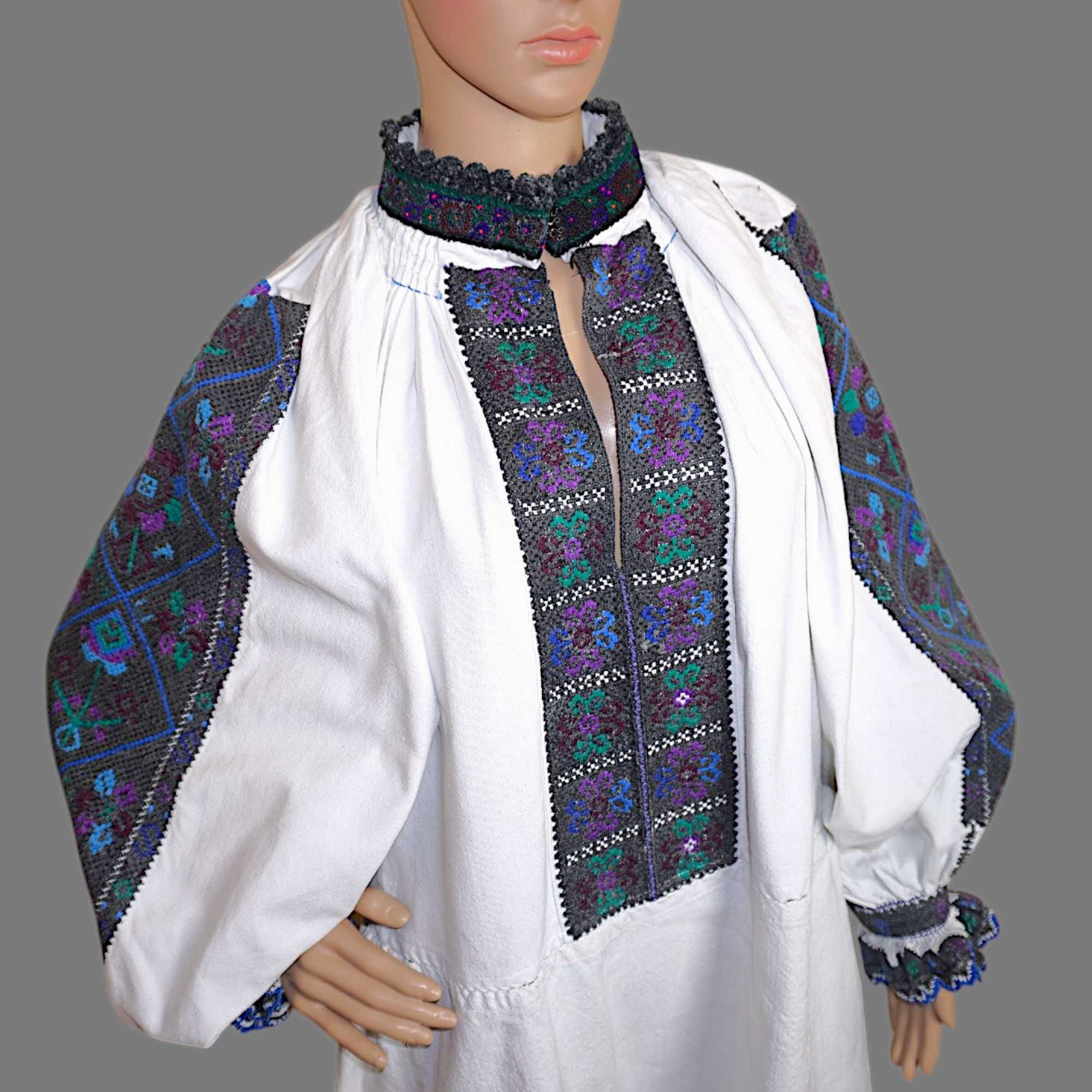 Ie veche cu poale , camasa traditionala Tinutul Padurenilor masura M-L