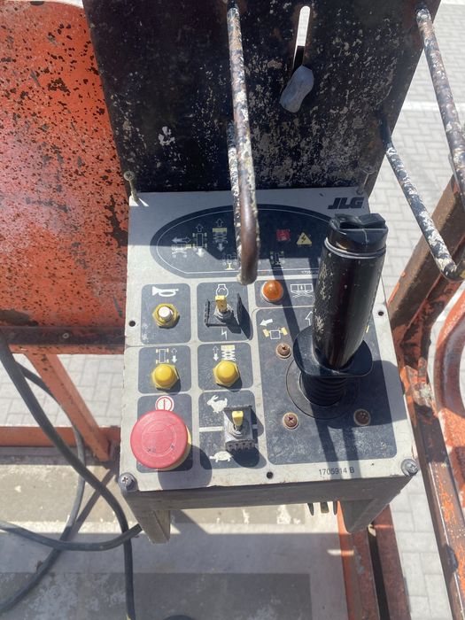 De vanzare sau da inchiriat nacela tip foarfeca 4x4