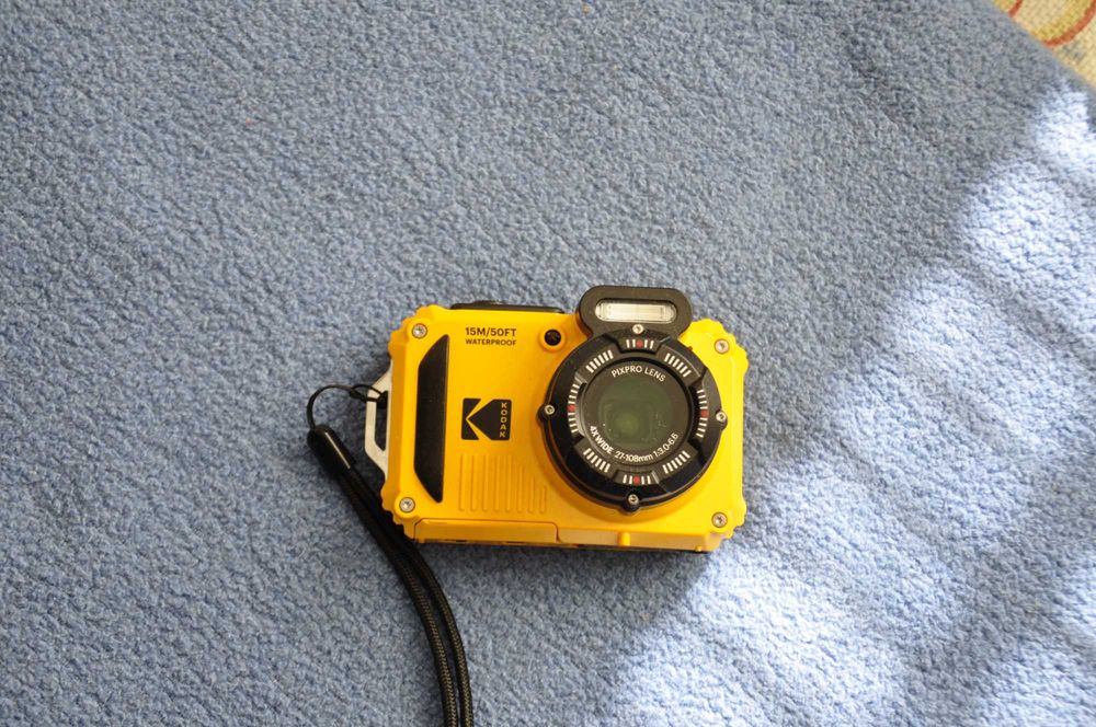 Продавам чисто нов фотоапарат KODAK за подводно снимане.