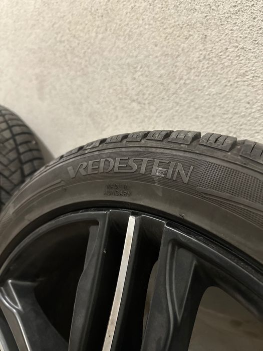 Джанти Ronal R57 Matt Black обути с Vredestein DOT: 023