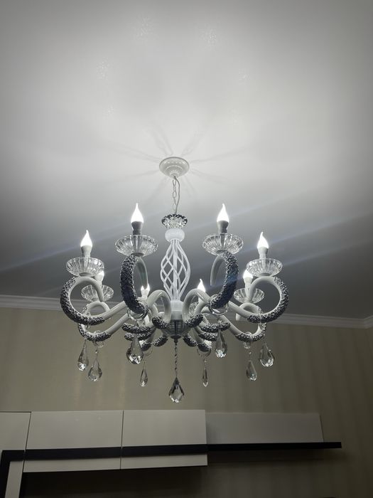 Продам люстру люстра