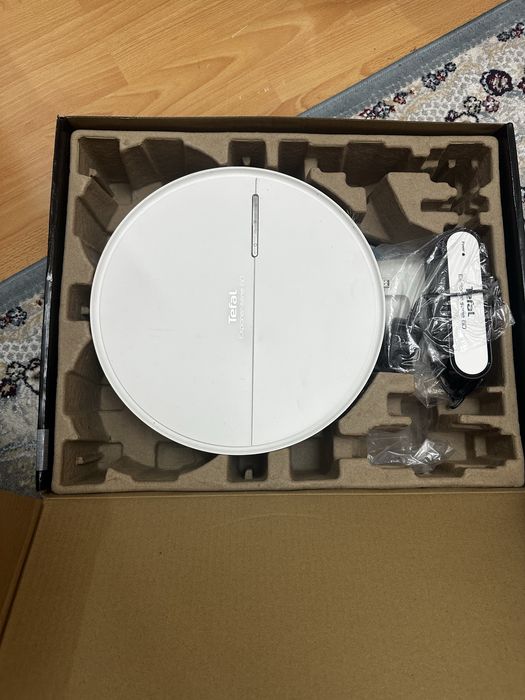Продается робот пылесос Tefal