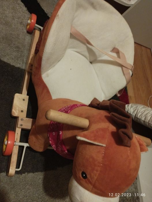 Vind in conditi bune balansoar căluț și fotoliu bebeluș