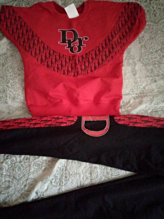 Продам новый спортивный шикарный Костюм