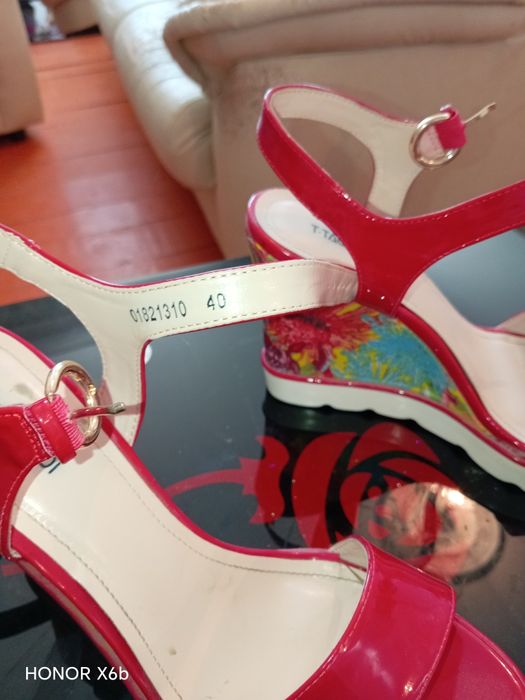 Босоножка сплошной за 5000тг