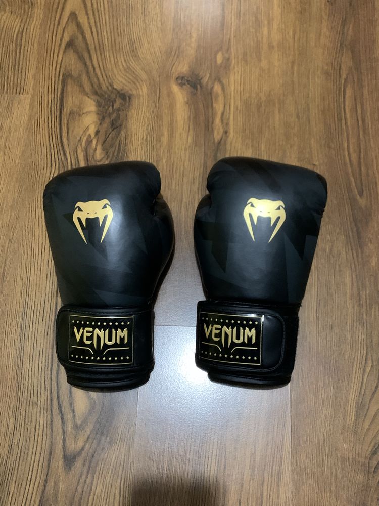 Boxing gloves VENUM 12oz