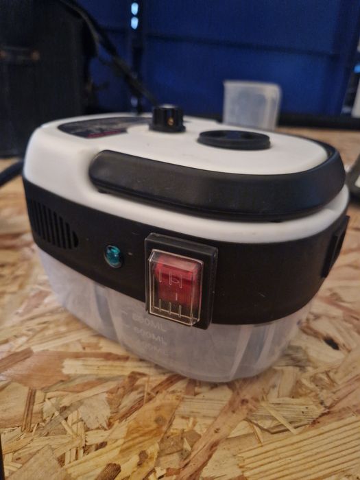 Aparat cu abur pentru curatat cu rezervor de 1000 ml, 2500W, 3Bar, cu