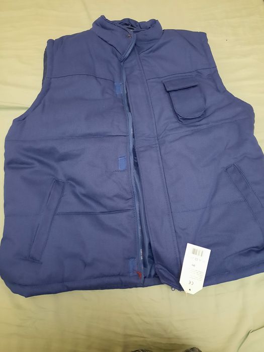 Vand bluza Zara și vesta groasă
