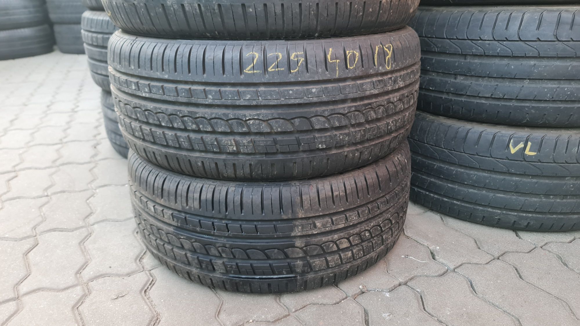 285/30/18"-225/40/18" Set PPIRELLI+7mm.anv vară.Impecabile.