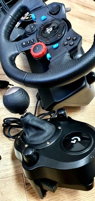 Gaming Volan Logitech G29 Volan+pedal+schimbător+adapter 

Funcționeaz