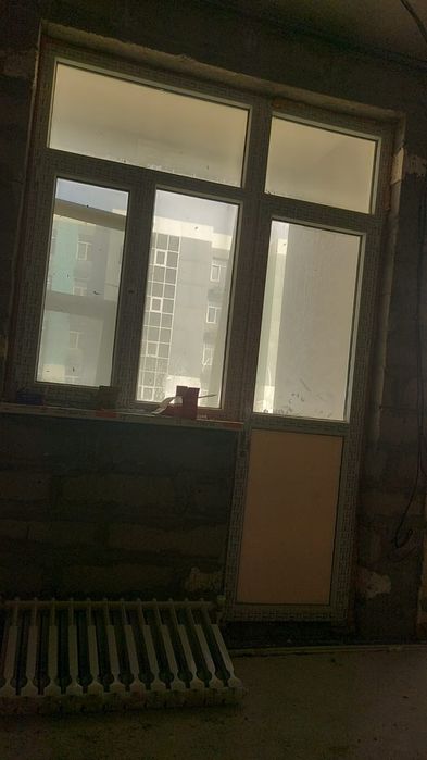 Пластиковое Окно с дверью. Пластик есик есигимен.