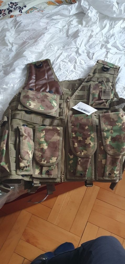 Vestă tactică multifuncțională + bonus ochelari balistici