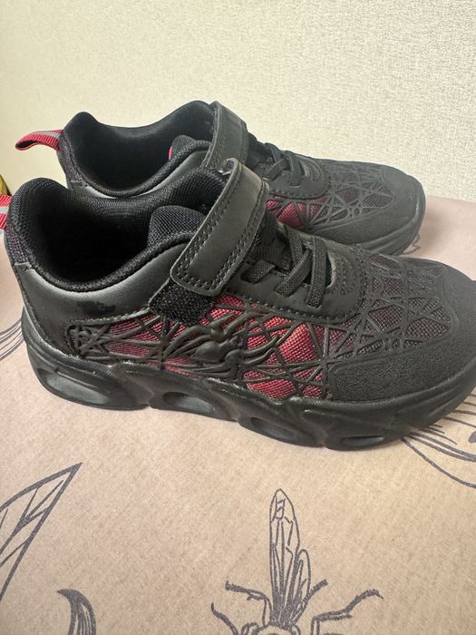 Кроссовки детские