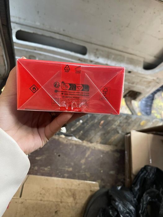 prada paradox red passione