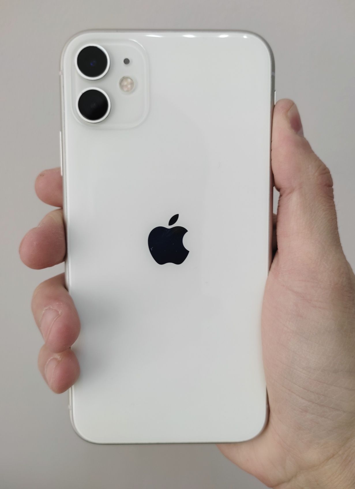 Продам iPhone 11 128gb в отл состоянии