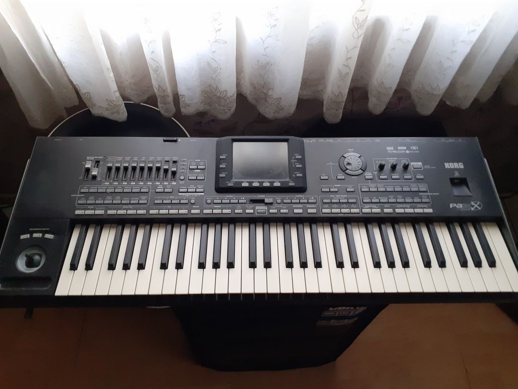 Vand korg pa3x 5 octave + mixer se vand si separat