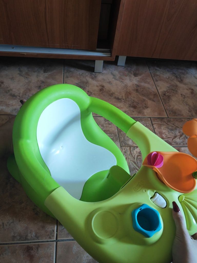 Scăunel de baie pentru bebeluși - confortabil și distractiv