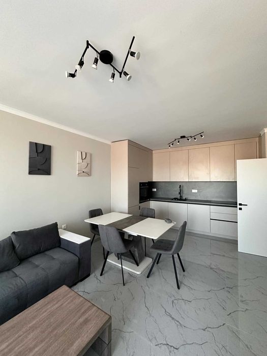 Продава се Двустаен апартамент в Пловдив, Христо Смирненски - 76 кв.м за 1996 €/кв.м - Снимка #2