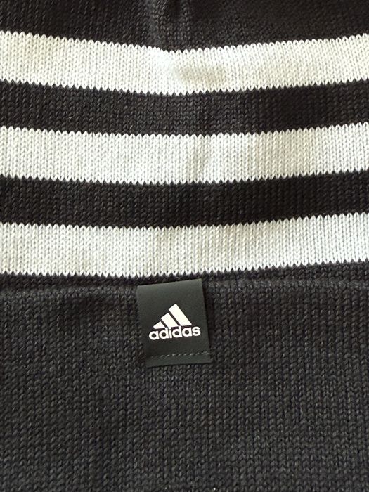 Adidas Performance caciula dama cu pom pom neagra marime one size noua