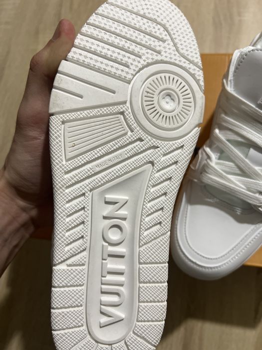 Lv trainer triple white