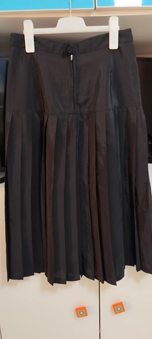 Fusta neagra  cu pliuri