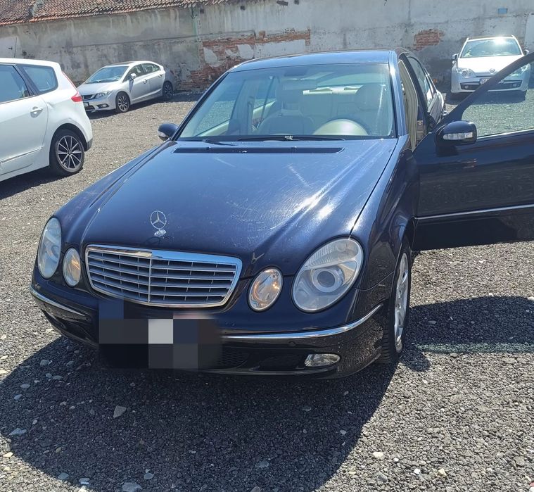 Mercedes-Benz E Proprietar, vând Mercedes E- Class
