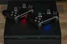 Продам срочно Sony PlayStation 4